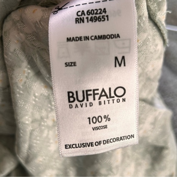 BUFFALO Dixie Floral 1/3 Button Pop On Top Women Size Medium - Picture 13 of 14